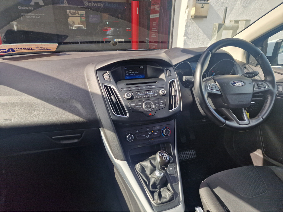 2015 Ford Focus - image 29