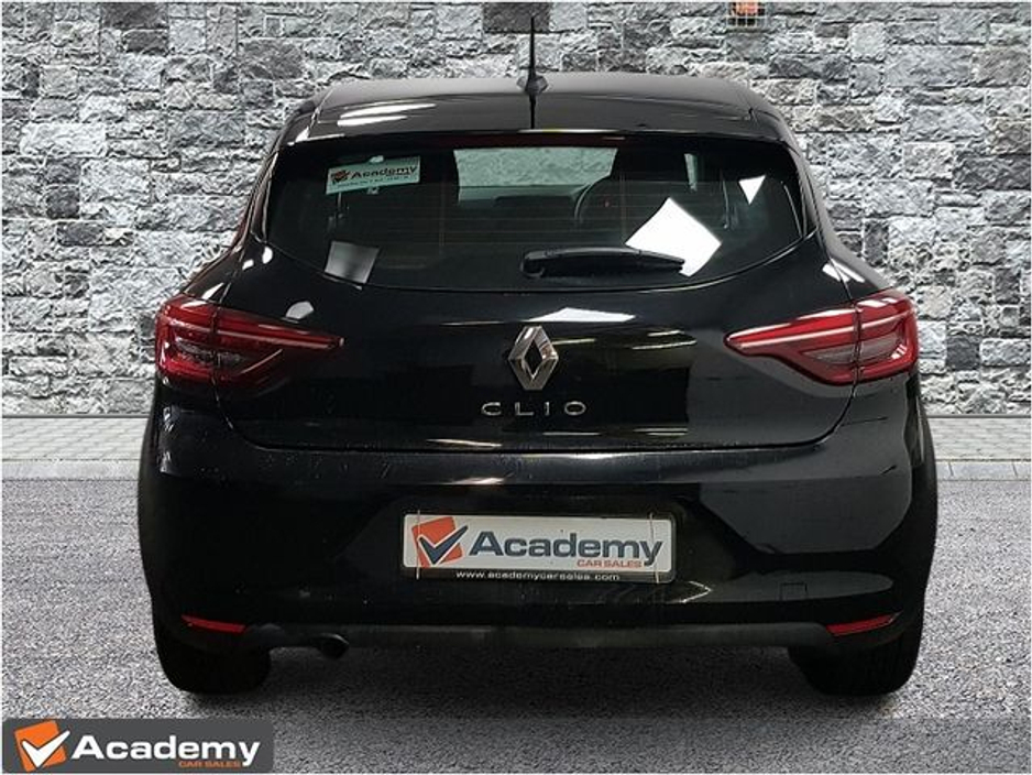 2023 Renault Clio - image 7