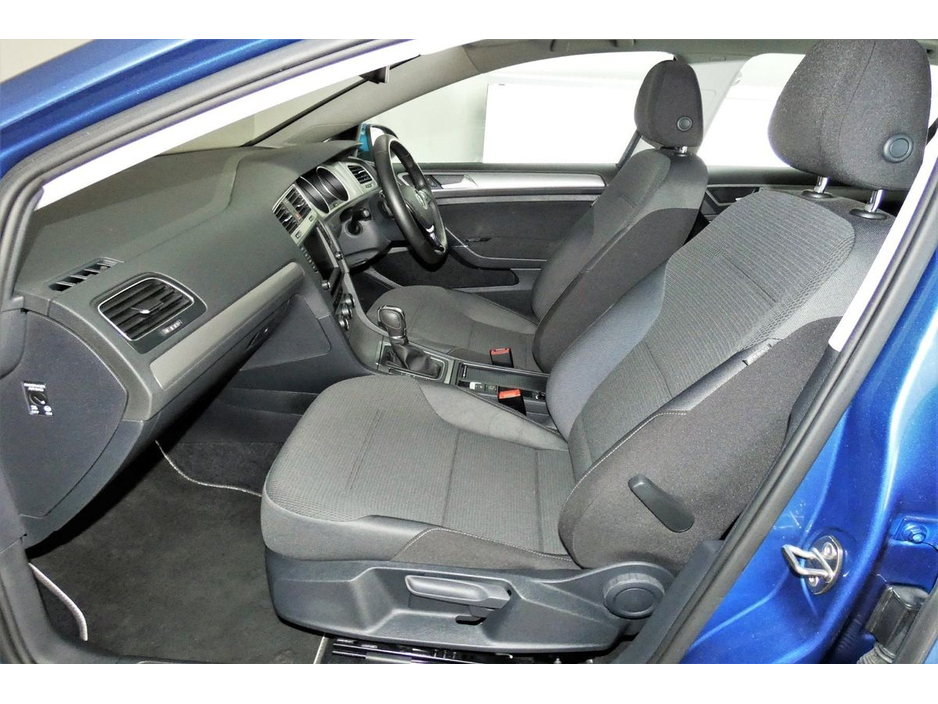 2017 Volkswagen Golf - image 15