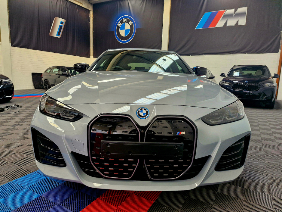 2024 BMW i4 - image 2