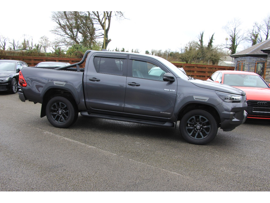 2023 Toyota Hilux - image 20