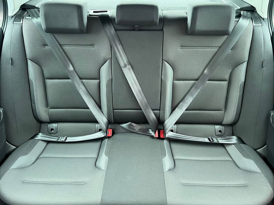 2020 Volkswagen Golf - image 12