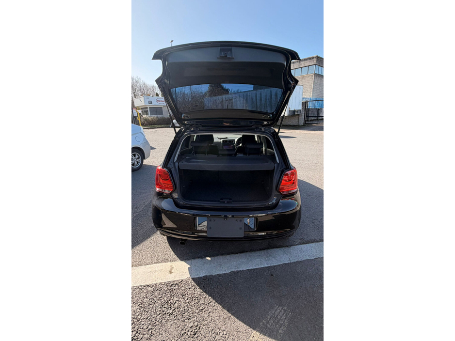 2013 Volkswagen Polo - image 8