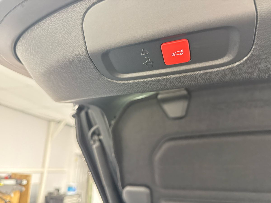 2026 Peugeot 408 - image 27