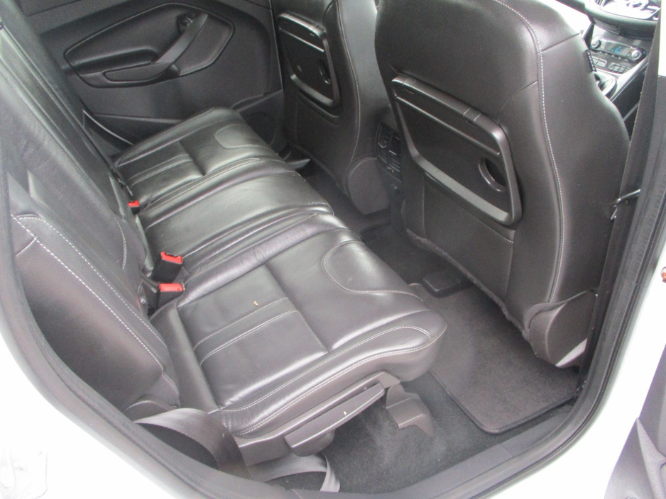 2016 Ford Kuga - image 12