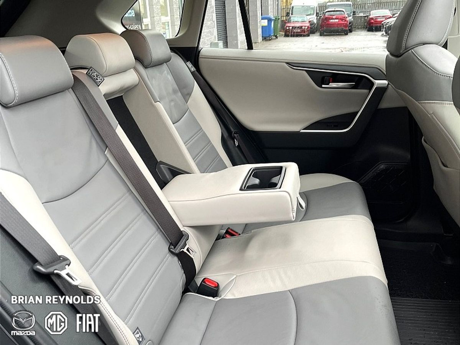 2021 Toyota Rav4 2.5 Hybrid Platinum 2WD €33,950
