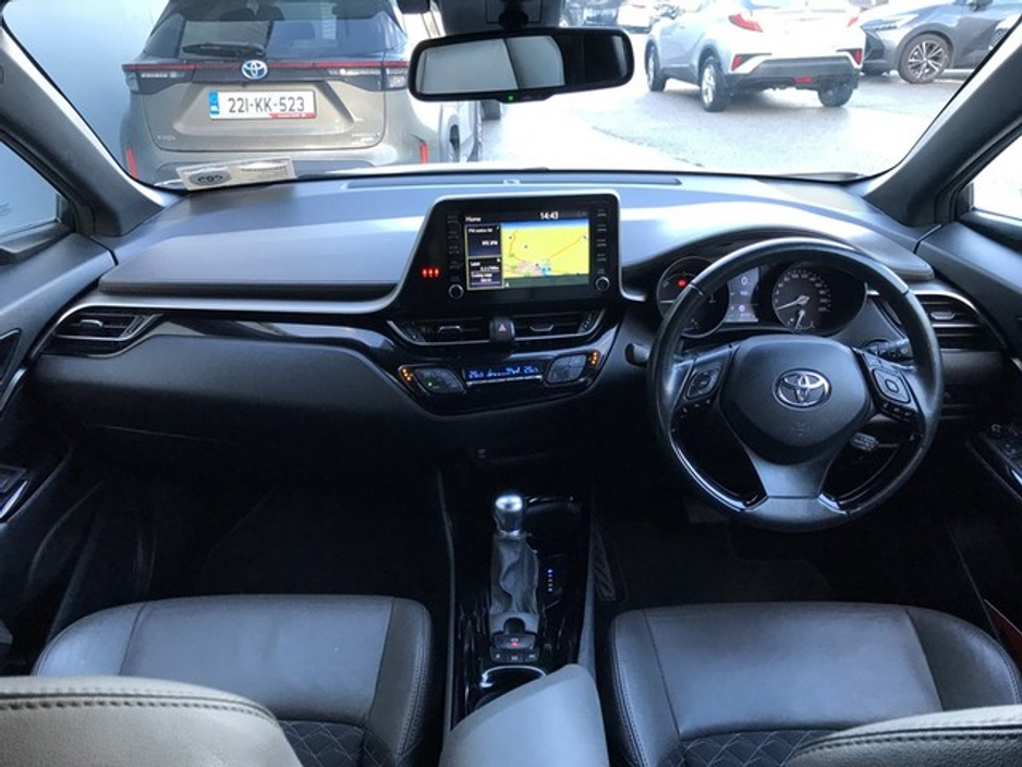 2022 Toyota C-HR - image 8