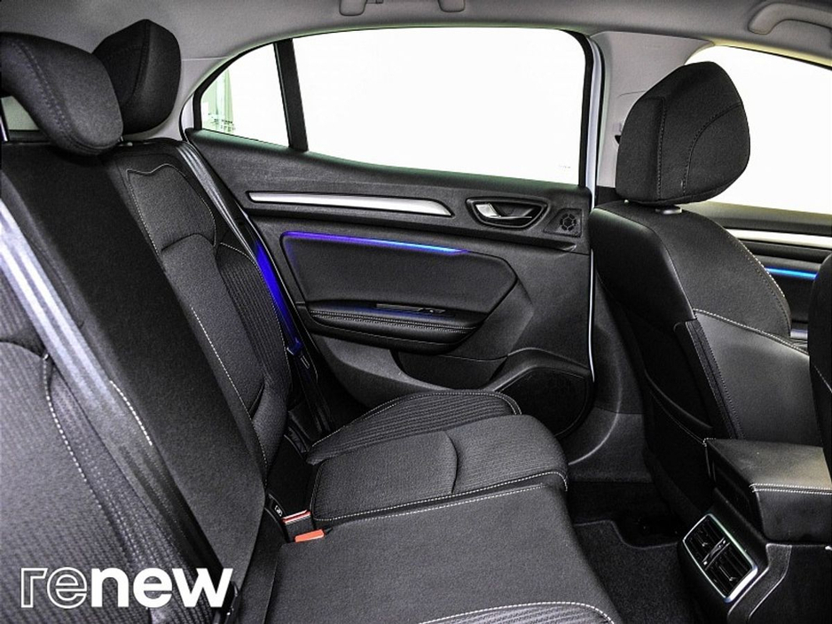 2020 Renault Megane - image 13