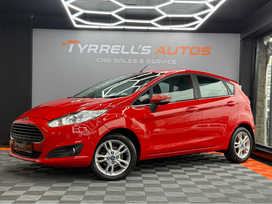 2012 Ford Fiesta - image 3
