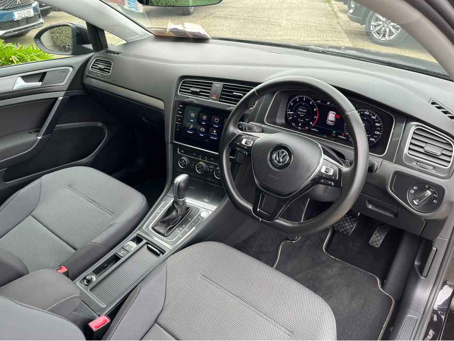 2018 Volkswagen Golf - image 14