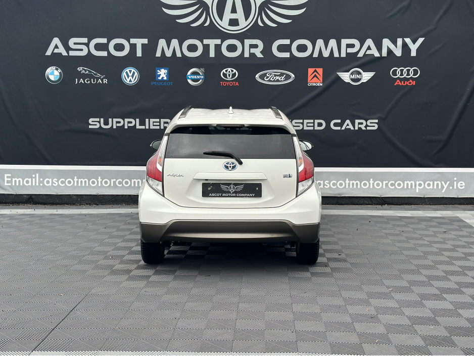 2015 Toyota Aqua Hybrid €9,500