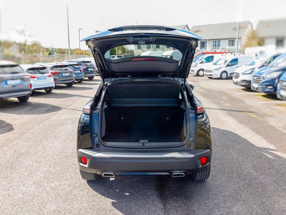 2024 Peugeot 2008 - image 5