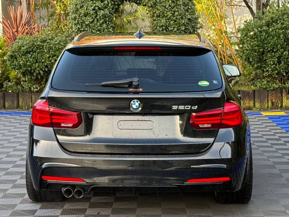 2019 BMW 3 Series 320d M-SPORT COMPETITION TOURING // SHADOW EDITION // NEW 20" M3 COMP ALLOYS // FULL SERVICE HISTORY €26,900