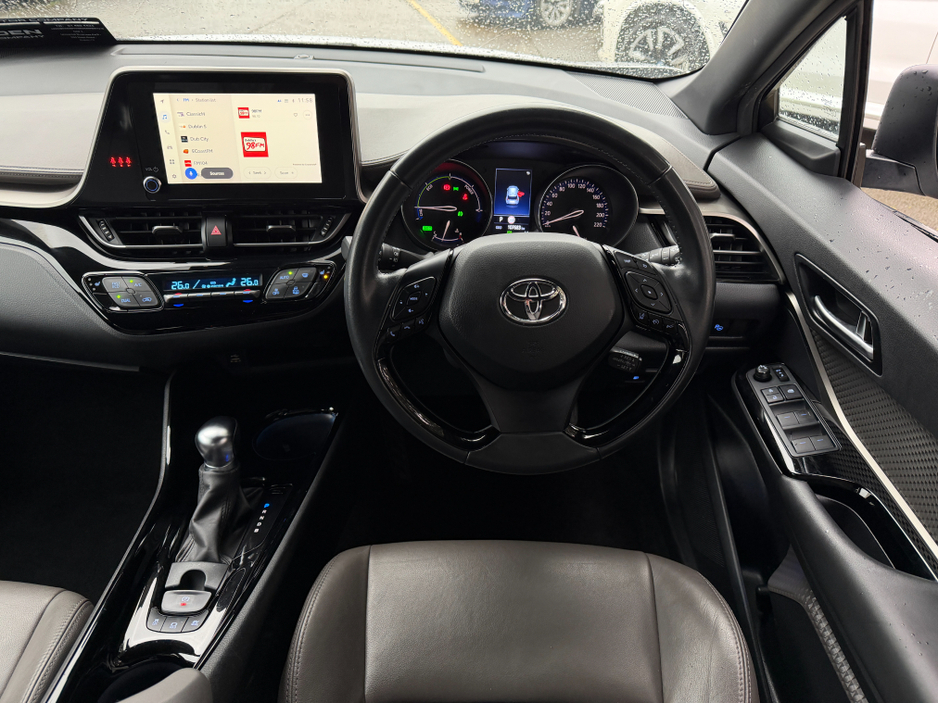 2023 Toyota C-HR HYBRID..Keyless Entry..Apple CarPlay €22,750