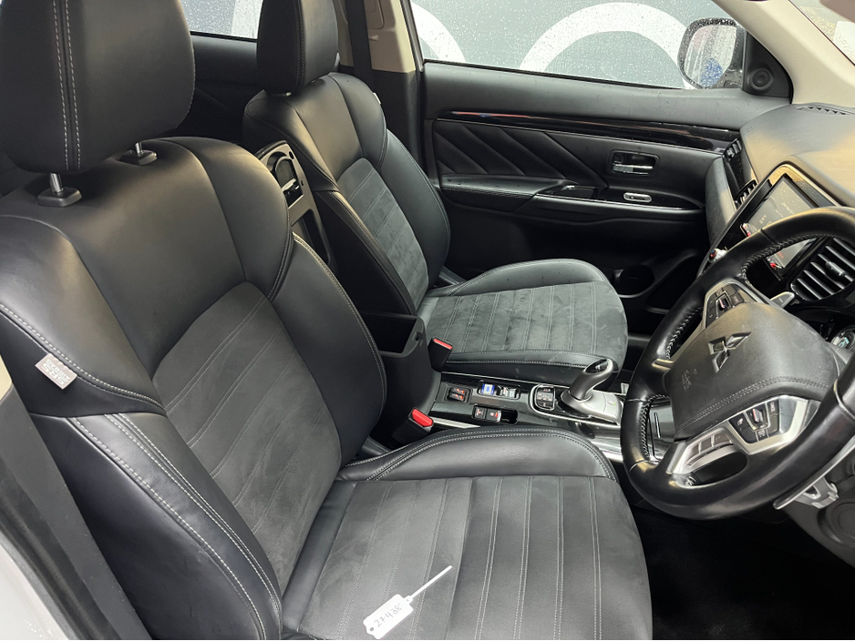 2020 Mitsubishi Outlander €23950 2020 MITSUBISHI OUTLANDER G 4WD 2.4 AUTOMATIC / CRUISE CONTROL / HEATED SEATS €23,950