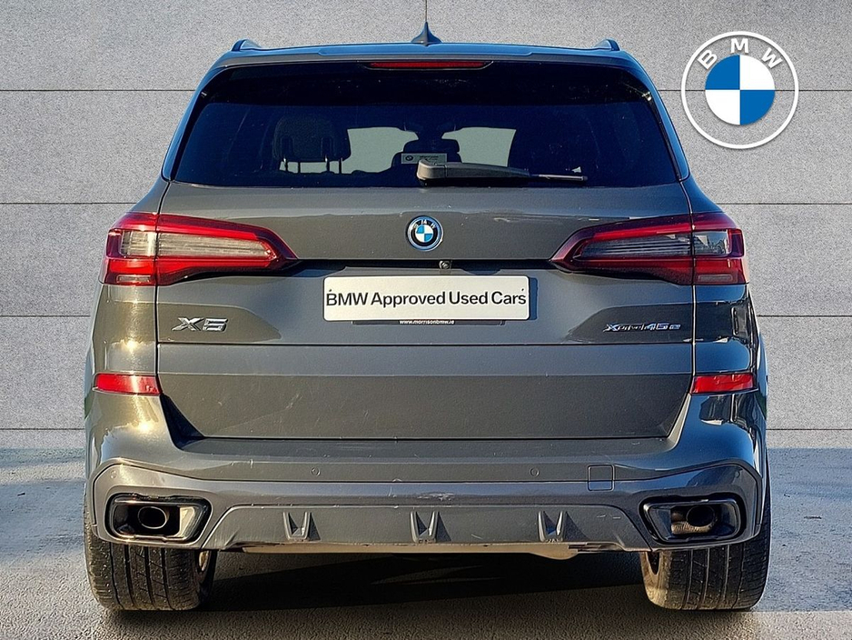 2022 BMW X5 xDrive45e xLine M Sport €64,995