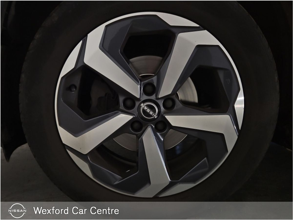 2023 Nissan Qashqai 1.3 CVT HYBRID SV Premium AUTO €25,795