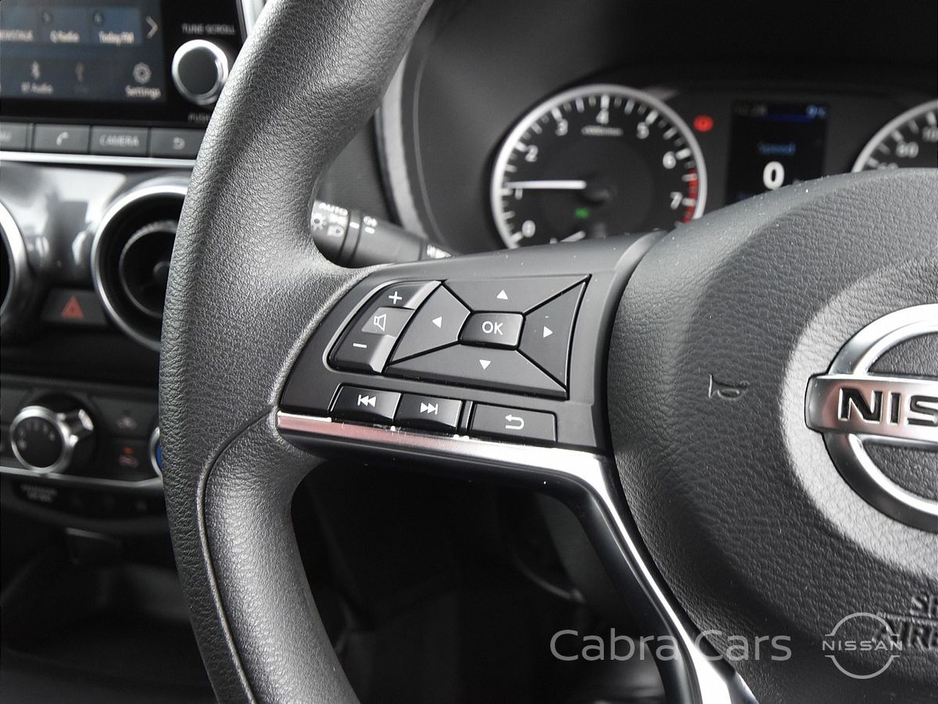 2020 Nissan Juke - image 18