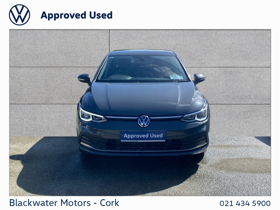 2023 Volkswagen Golf - image 11
