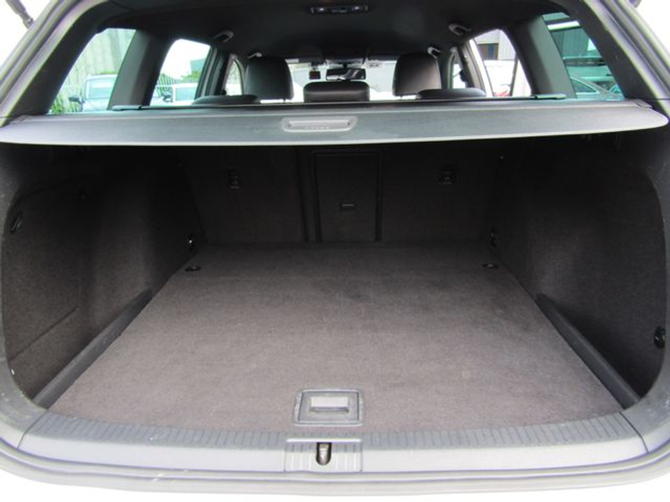 2015 Volkswagen Golf GOLF R ESTATE AWD 5DR Auto €21,950