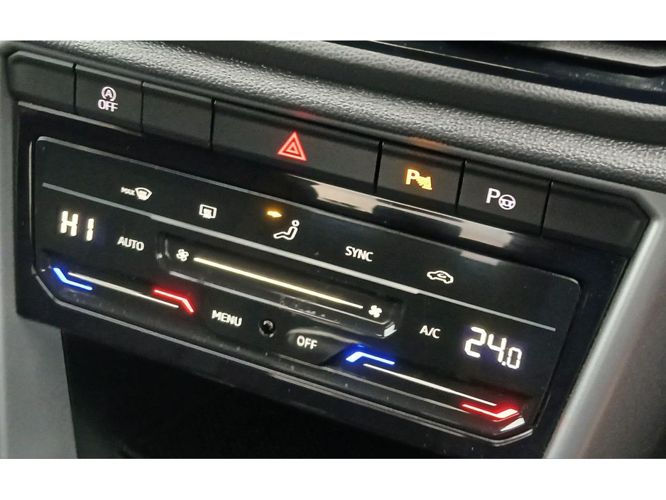 2024 Volkswagen T-Roc LIFE 2.0 TDI 116HP *APP CONNECT, ADAPTIVCE CRUISE CONTRO, BLUETOOTH* €31,495