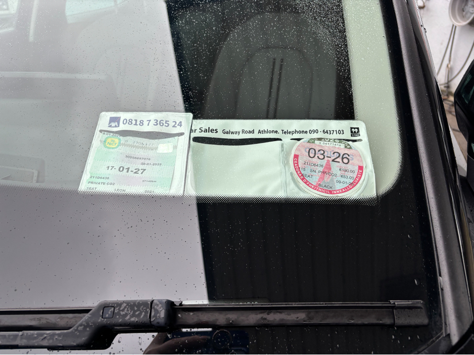 2021 SEAT Leon - image 2