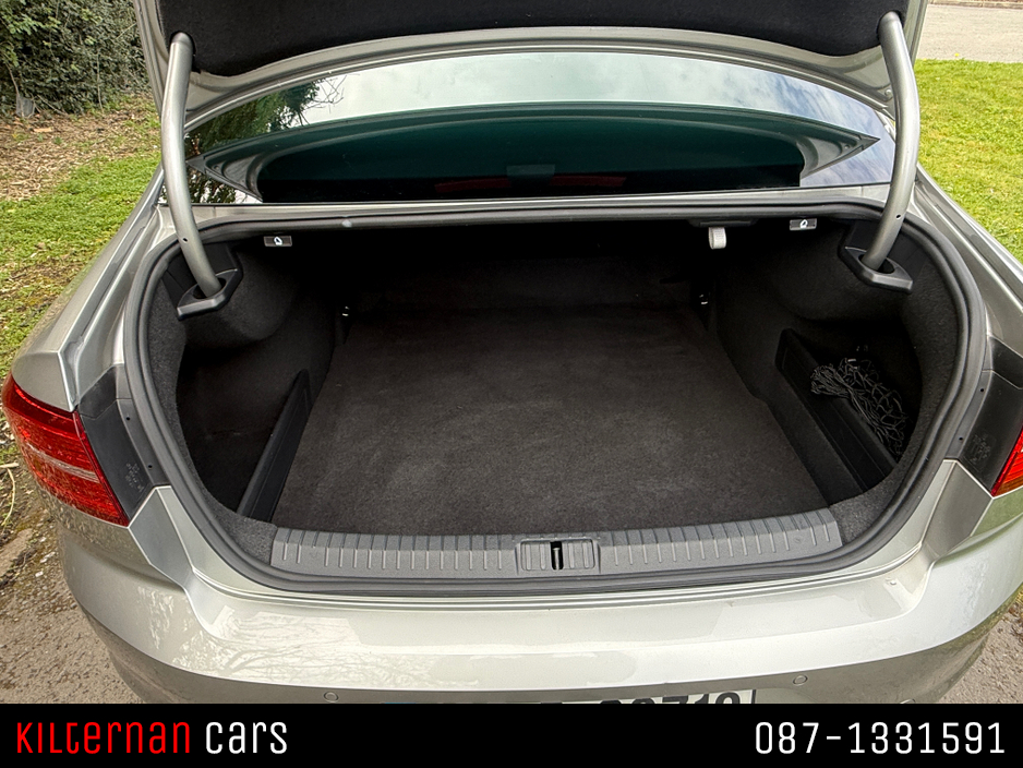 2016 Volkswagen Passat - image 15