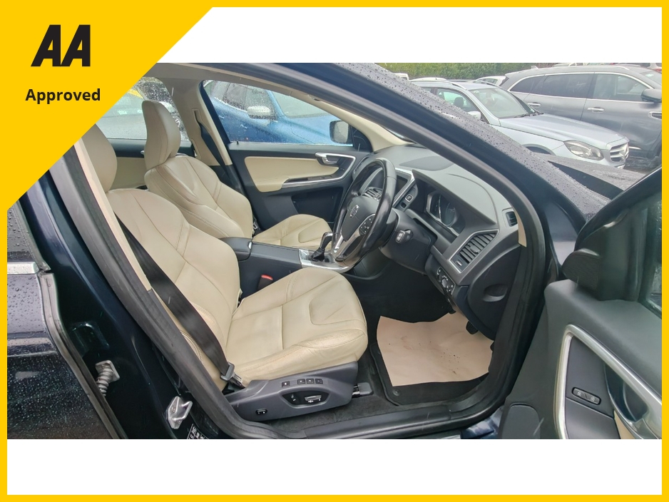 2015 Volvo XC60 - image 16