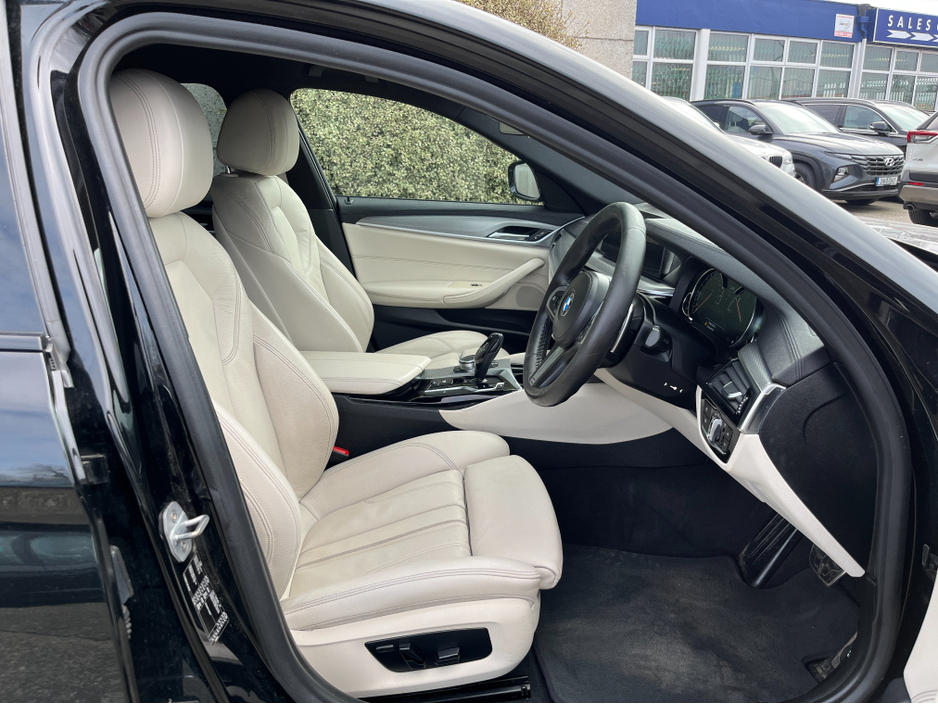 2018 BMW 5 Series - image 10