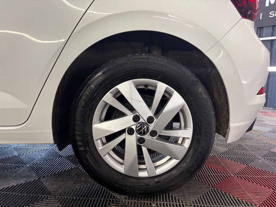 2022 Volkswagen Polo - image 16