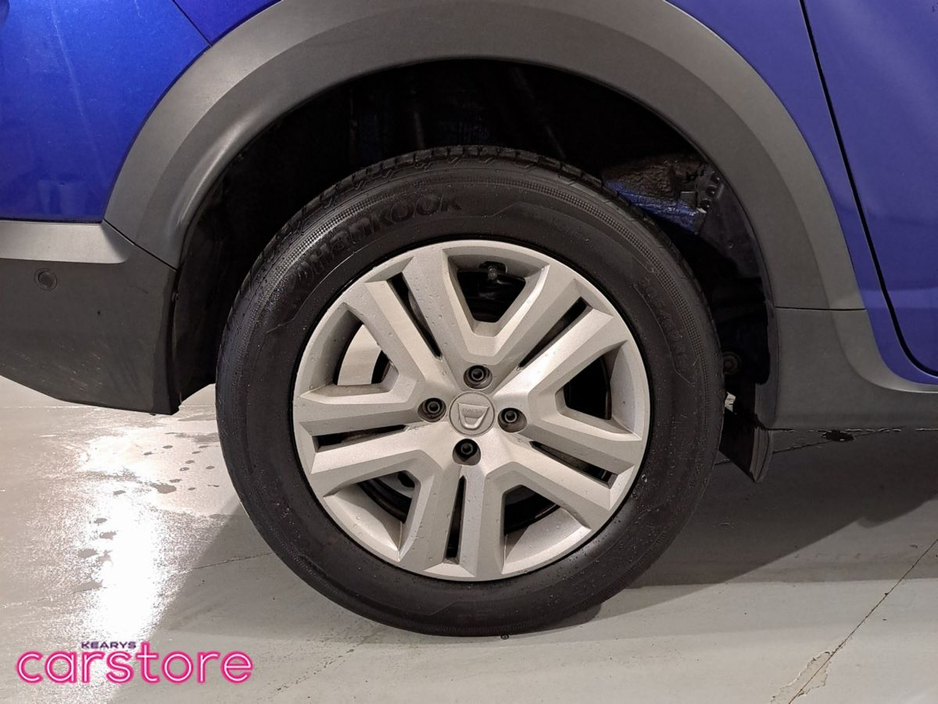 2022 Dacia Jogger - image 14