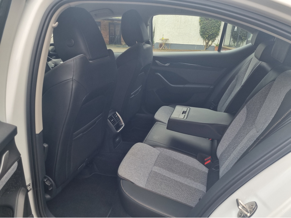 2024 Skoda Octavia - image 12