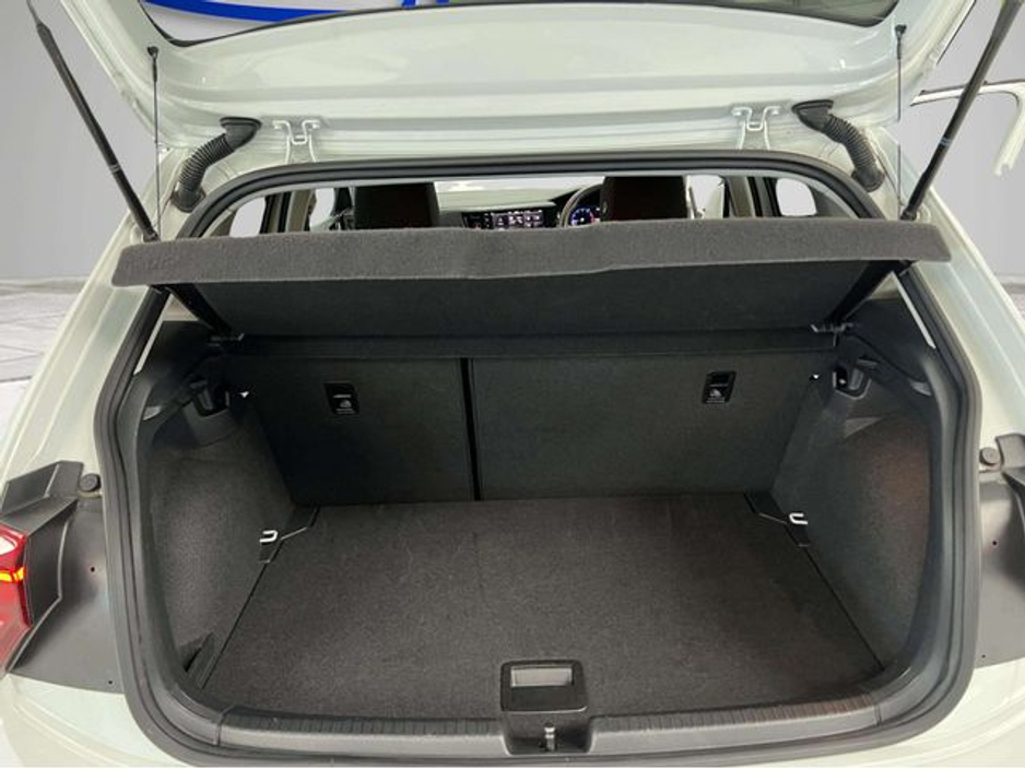 2022 Volkswagen Polo - image 17