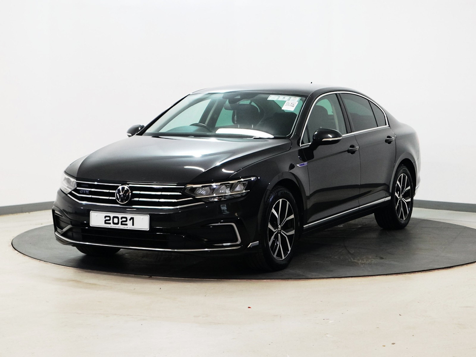 2021 Volkswagen Passat - image 8