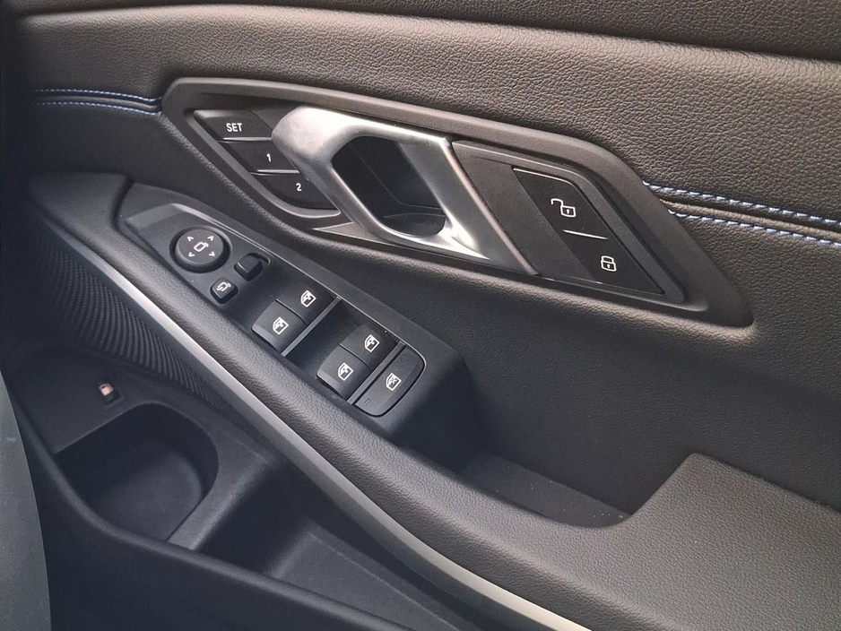 2025 BMW 3 Series 330e M Sport €65,950