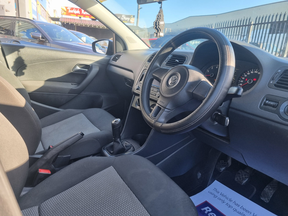 2012 Volkswagen Polo - image 7