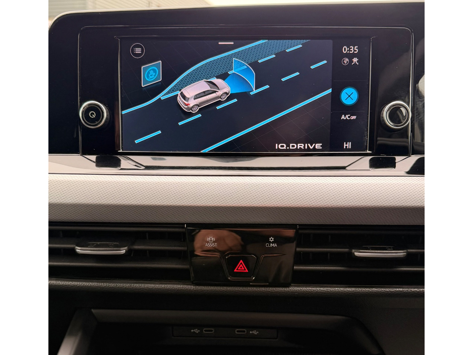 2021 Volkswagen Golf - image 17