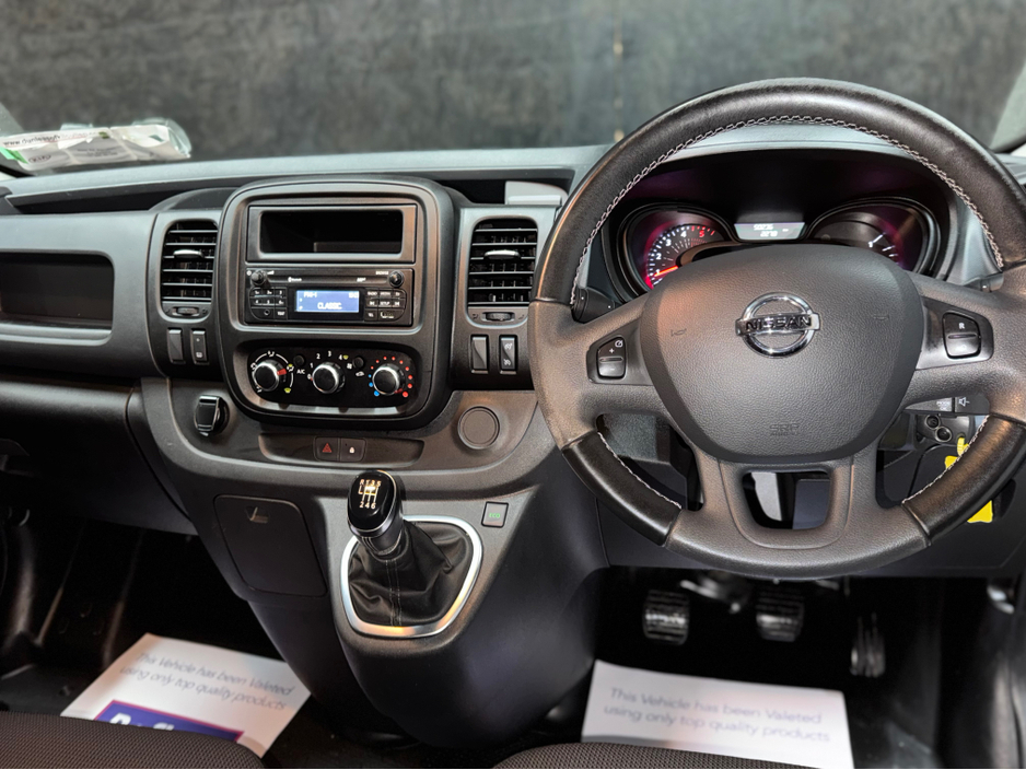 2021 Nissan NV300 - image 8