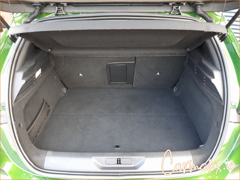 2022 Peugeot 308 Allure 1.6 Phev 180 Automatic €19,995