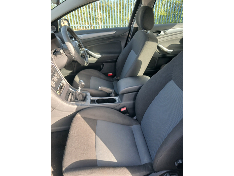 2011 Ford Mondeo - image 10