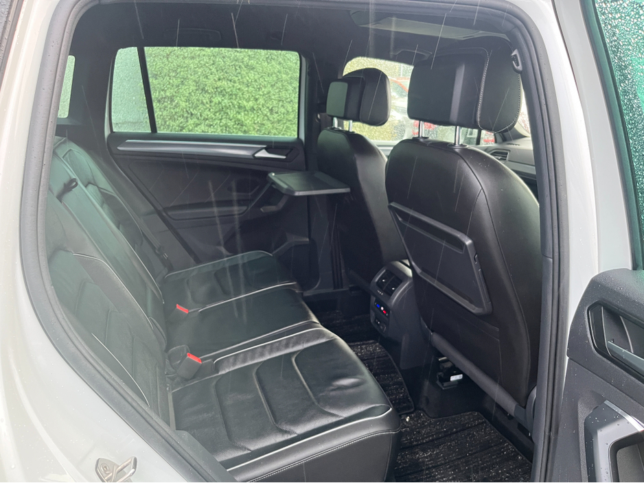 2020 Volkswagen Tiguan R-LINE 4MOTION AUTOMATIC 2.0 DIESEL //MASSIVE SPEC//DYNAUDIO SOUND SYSTEM//FULL LEATHER HEATED SEATS//360 PARKING CAMERAS//HEAD UP DISPLAY// €35,950