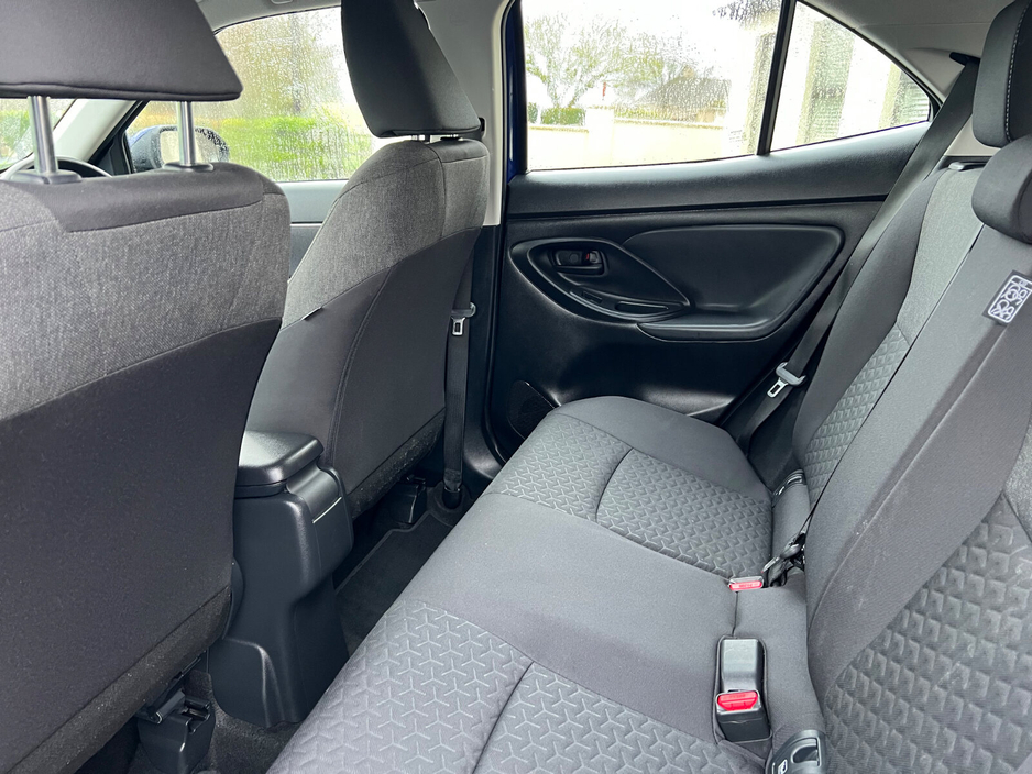 2023 Toyota Yaris Cross 1.5 Hybrid CVT Luna €22,950