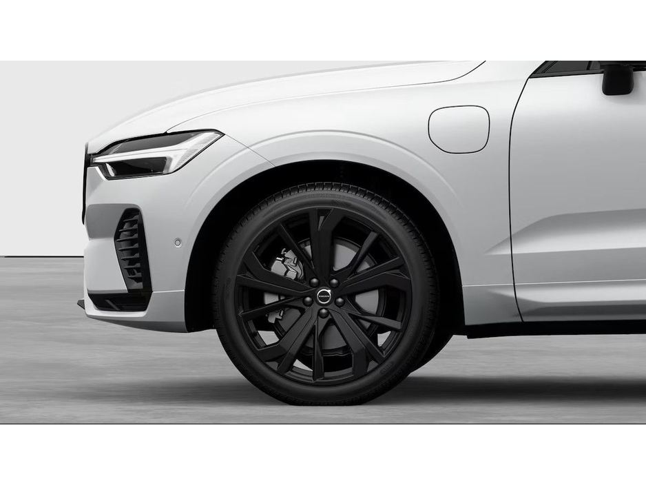 2026 Volvo XC60 - image 9