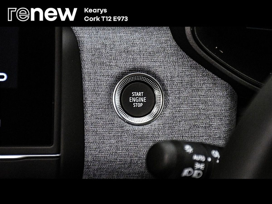 2025 Renault Clio - image 18