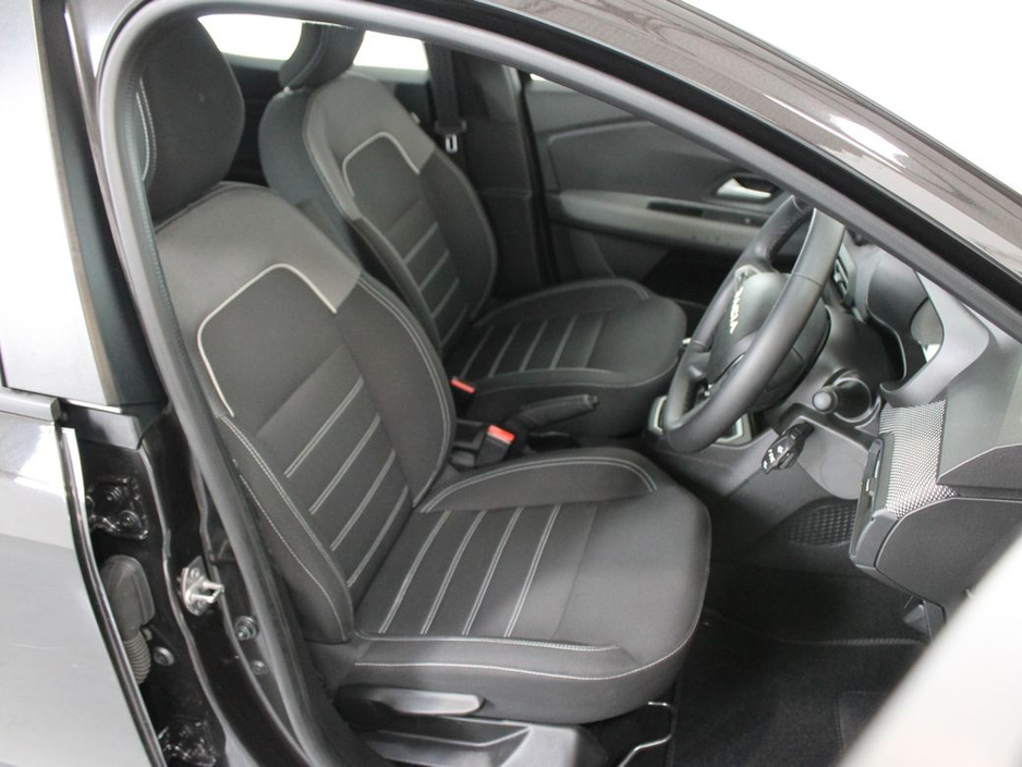 2023 Dacia Sandero - image 12