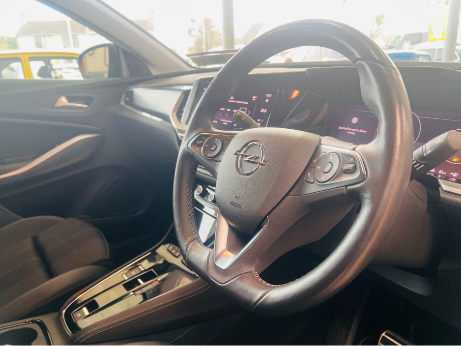 2024 Opel Grandland Huge Spec HYBRID As New Elegance Plus Heated Seats Heated Steering Wheel Fully Colour Coaded www.bolands.ie Est.1955 €32,950
