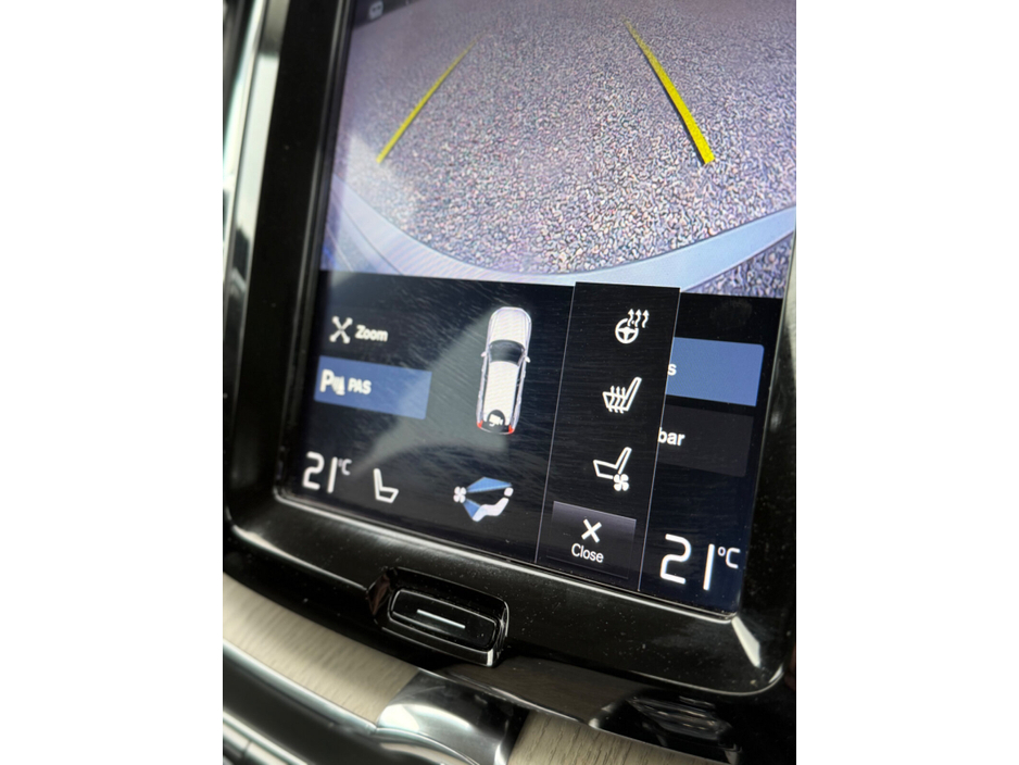 2020 Volvo XC60 - image 26