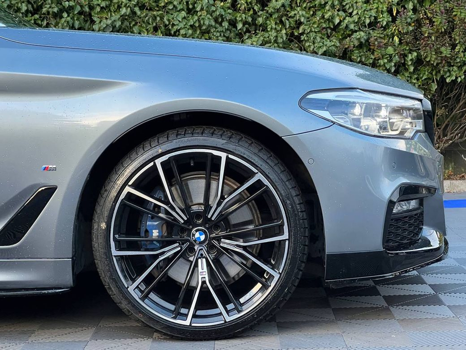 2017 BMW 5 Series 530e M-SPORT COMPETITION 2.0 * HUGE SPEC * // FULL SERVICE HISTORY // LOW MILEAGE // OPENING SUNROOF // MASSAGE LEATHER SEATS €27,900