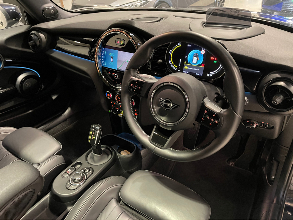 2023 MINI Cooper S - image 12