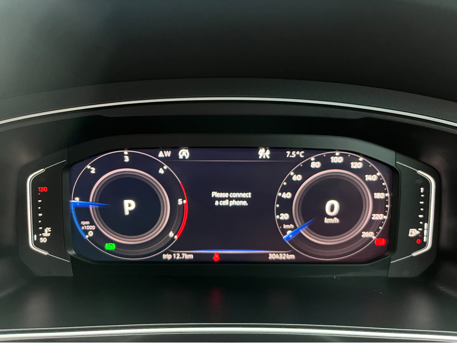 2020 Volkswagen Tiguan R-LINE 4MOTION AUTOMATIC 2.0 DIESEL //MASSIVE SPEC//DYNAUDIO SOUND SYSTEM//FULL LEATHER HEATED SEATS//360 PARKING CAMERAS//HEAD UP DISPLAY// €35,950